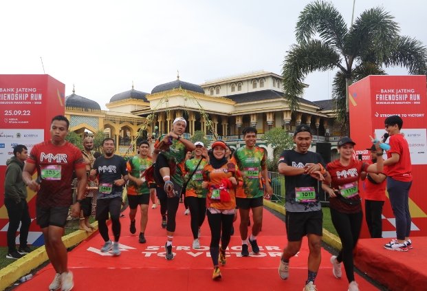 Seribuan Pelari Antusias Ikuti Borobudur Marathon 2023 Di Lapangan