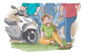 naik-ke-atap-maling-motor-asal-jember-dihajar-massa-di-nganjuk_m_1581060430_178305