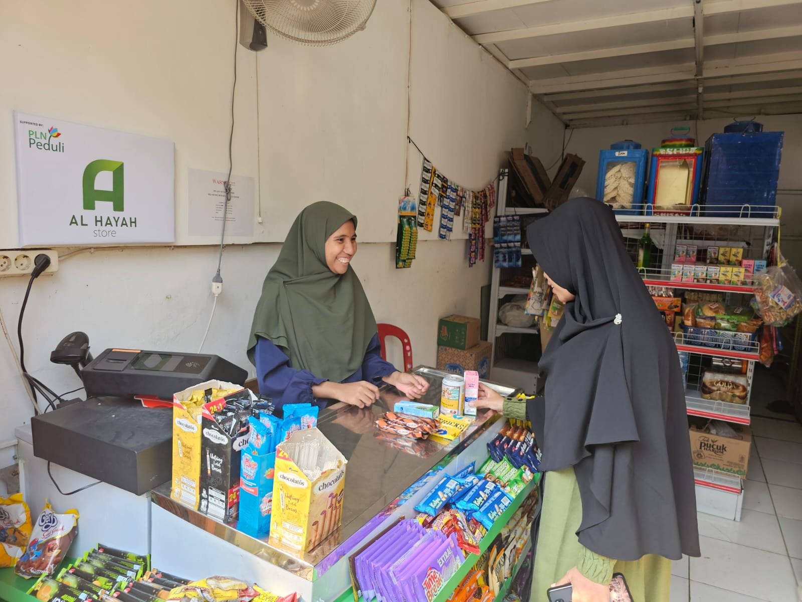 Naik Kelas, Mitra Binaan PLN Kembangkan Usaha Baru Al-Hayah Food dan Depot Air Minum Al-Hayah