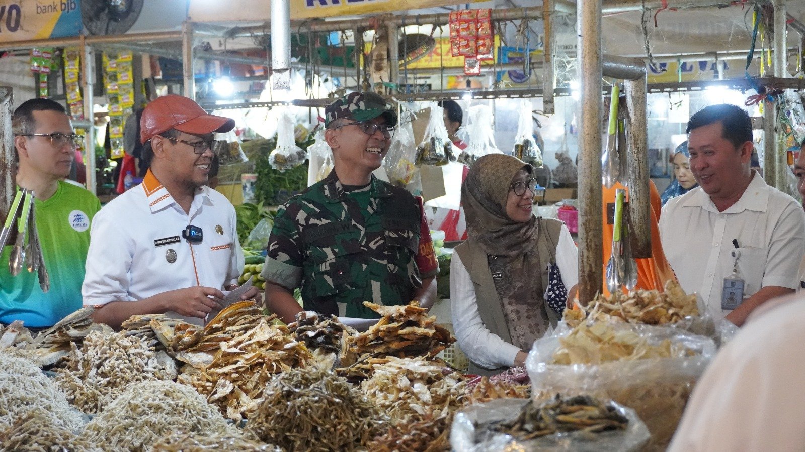 TPID Sidak Harga Kebutuhan Pokok Masyarakat Kota Depok