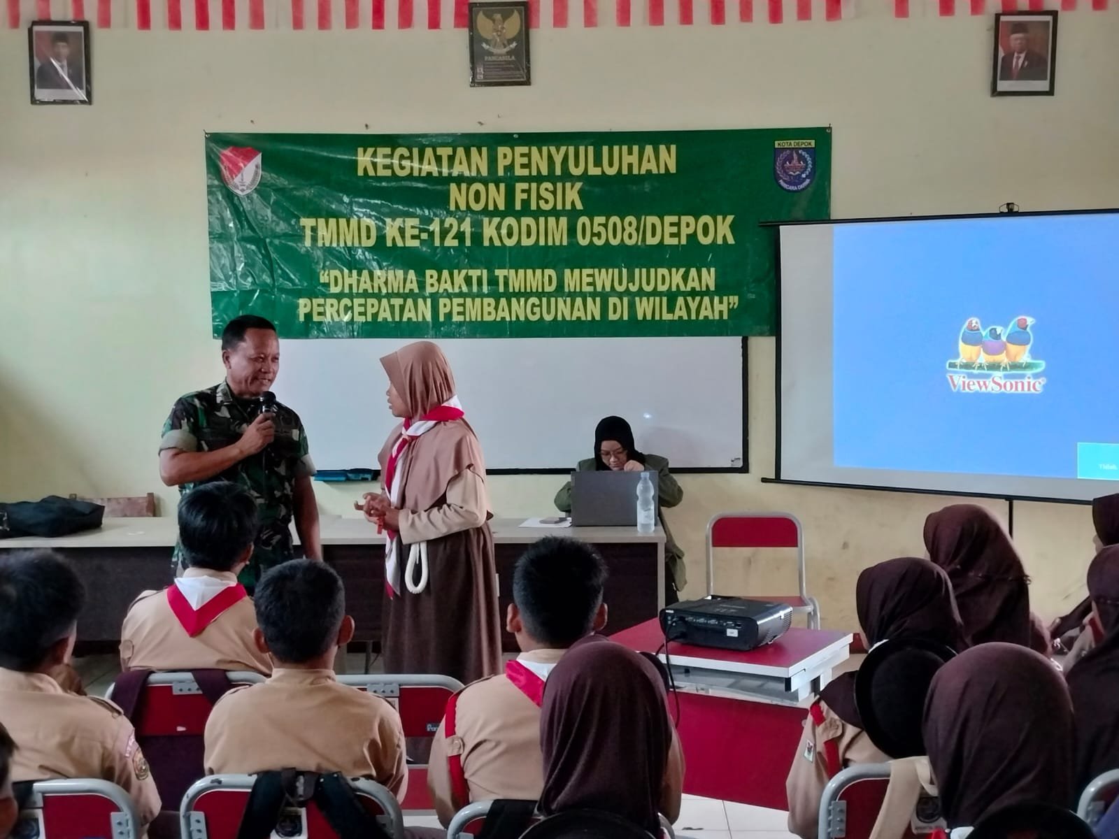 TMMD Kota Depok Belajar Bahasa Inggris Berhasil Dilaksanakan di SDN Pondok Petir 2