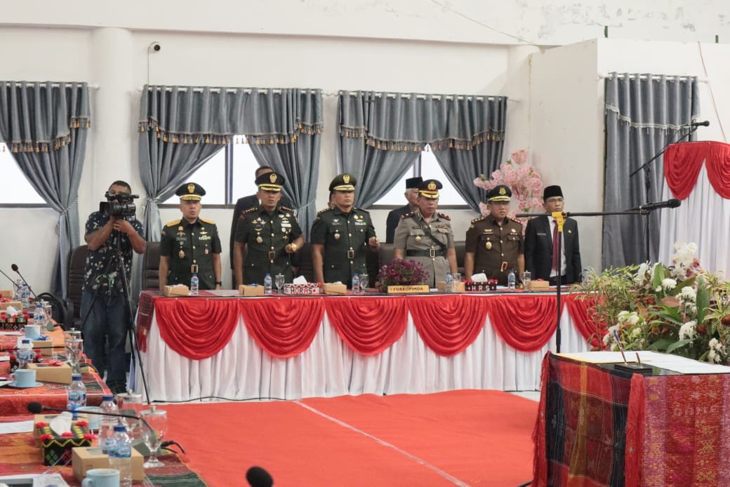 Dandim 0210/TU Letkol Inf Saiful Rizal Hadiri Rapat Paripurna Pelantikan Anggota DPRD Kabupaten Toba