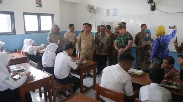 Danrem 071/Wijayakusuma Lounching Makan Sehat Bergizi Gratis di Pemalang