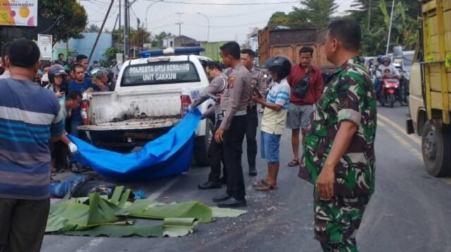 Sepeda Motor Oleng, Anggota TNI Tewas Digilas Kontainer di Tanjung Morawa