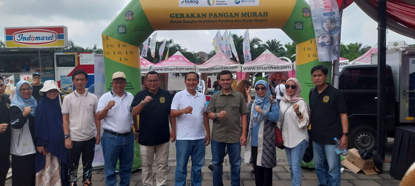 Alumni SMP 3 Depok Baksos di Alun Alun