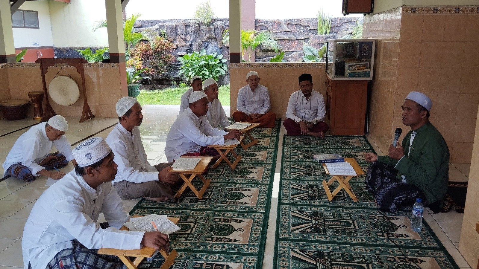 Perdalam Ilmu Agama, Warga Binaan Pondok Pesantren Nuruttaubah Rutan Bangil Dibekali Ilmu Fiqih