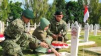 Jelang Peringatan HUT Kostrad ke-64, Yonif 330 Kostrad Ziarah ke TMP Cikutra