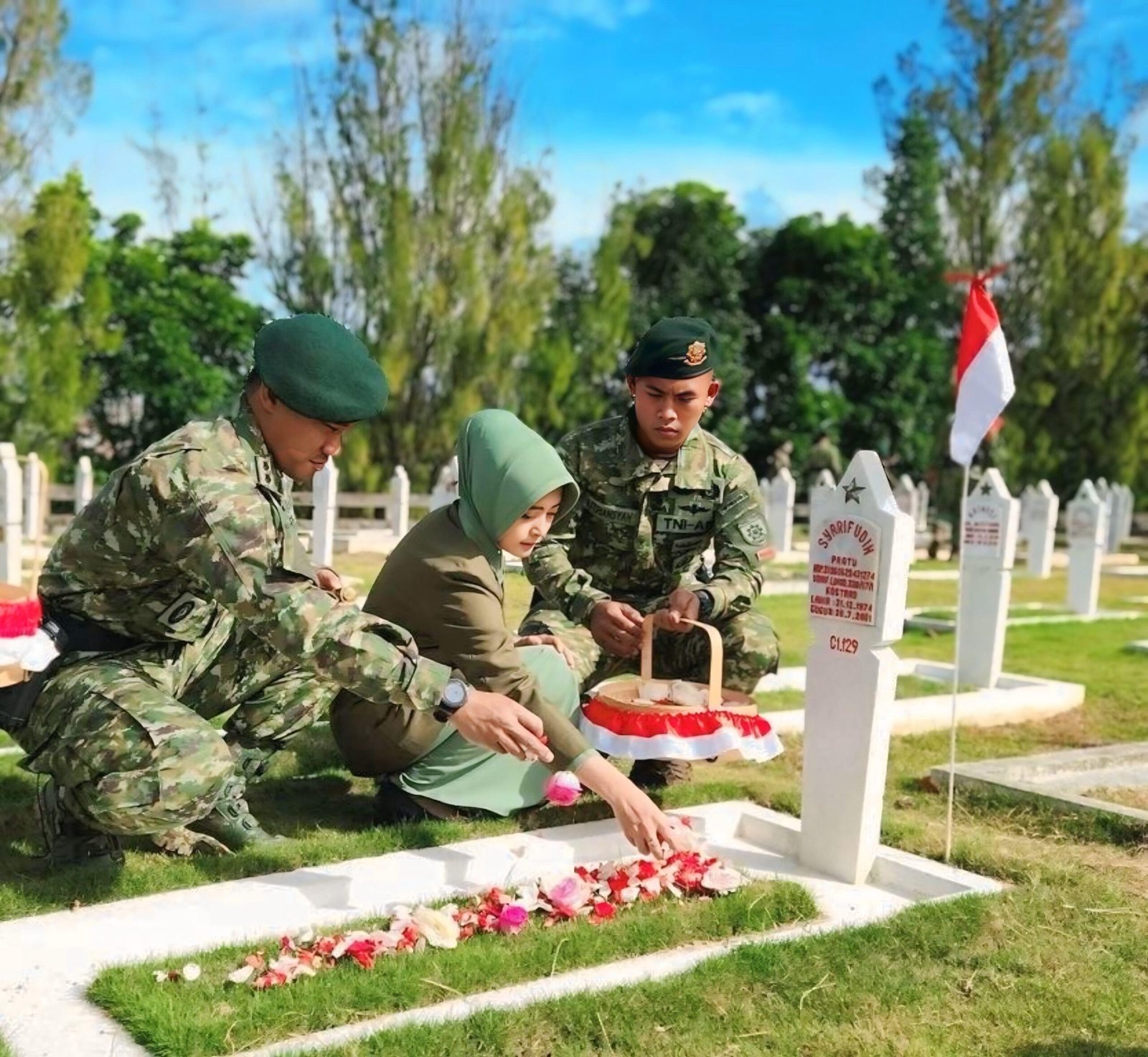 Jelang Peringatan HUT Kostrad ke-64, Yonif 330 Kostrad Ziarah ke TMP Cikutra