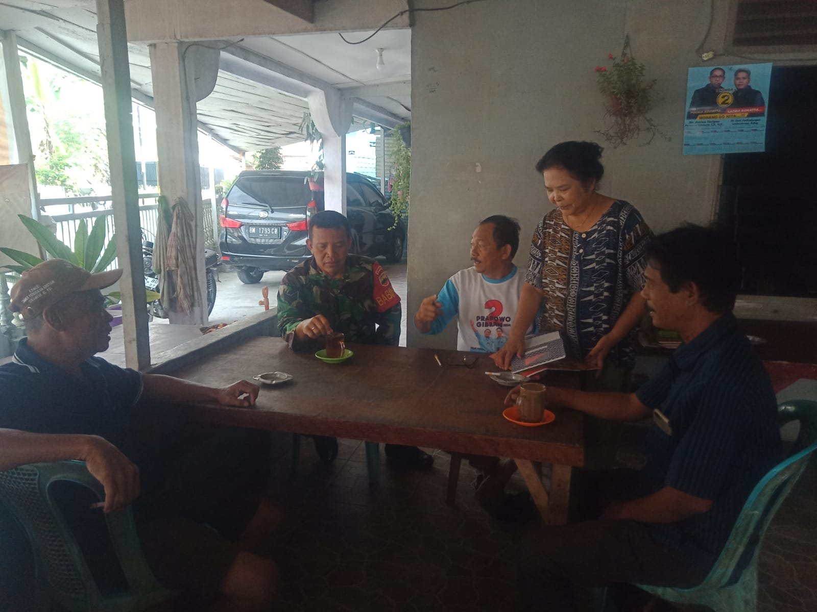 Babinsa Ramil 22/Tarutung Sertu BT. Situmorang Jalun Silaturahmi Dengan Komsos