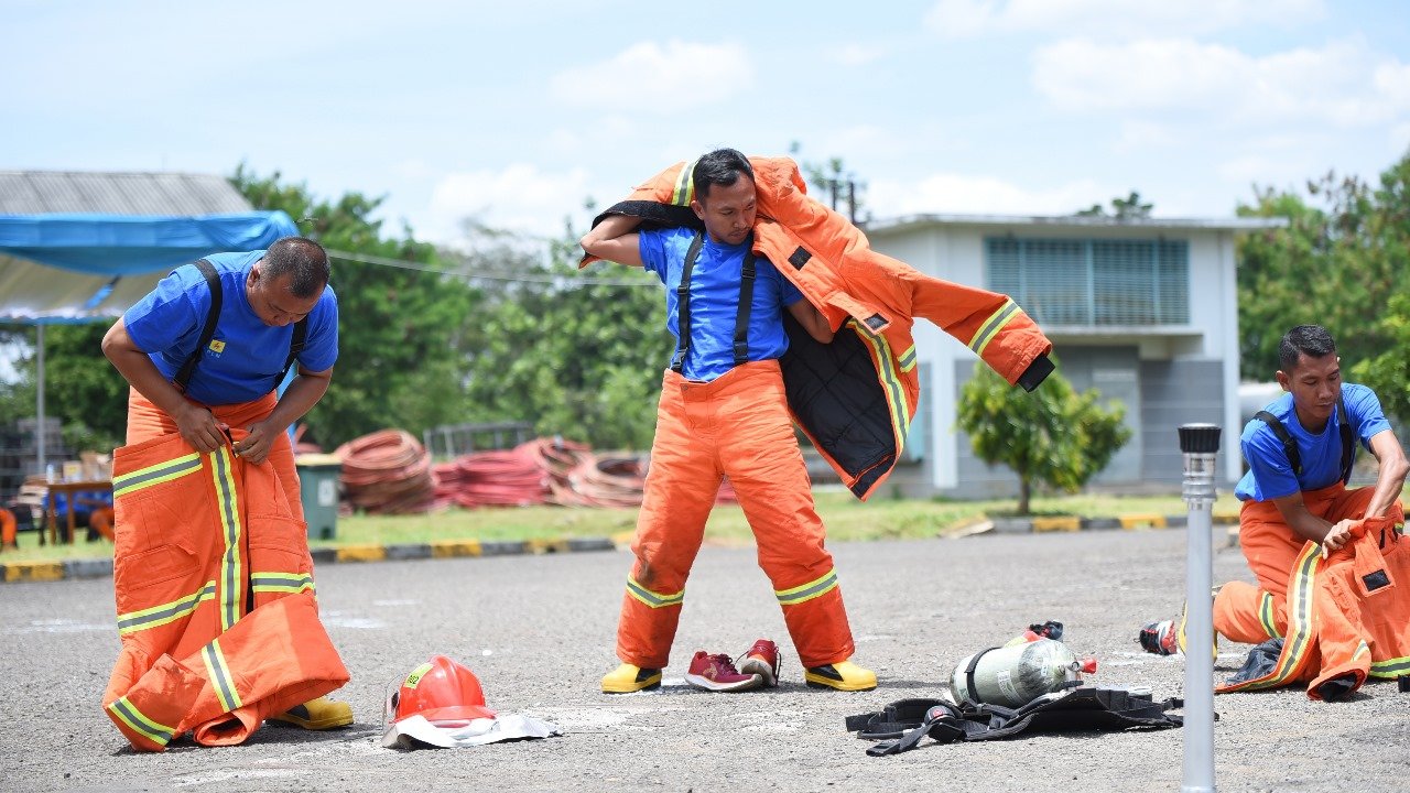 Gelar Edukasi dan Simulasi Tanggap Darurat : PLN UP2B Jabar Asah Kesiapsiagaan Hadapi Risiko Kebakaran
