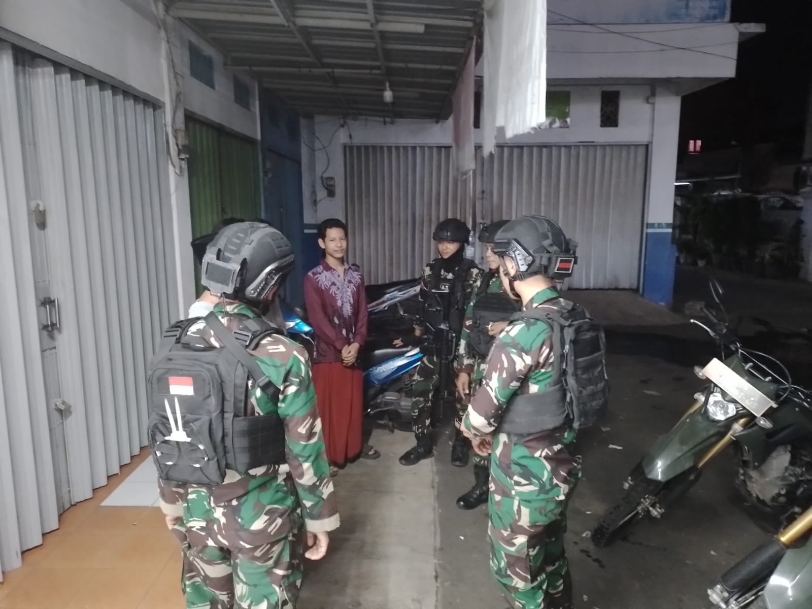 Koramil 07/Limo Beraksi: Patroli Cegah Premanisme dan Jaga Keamanan