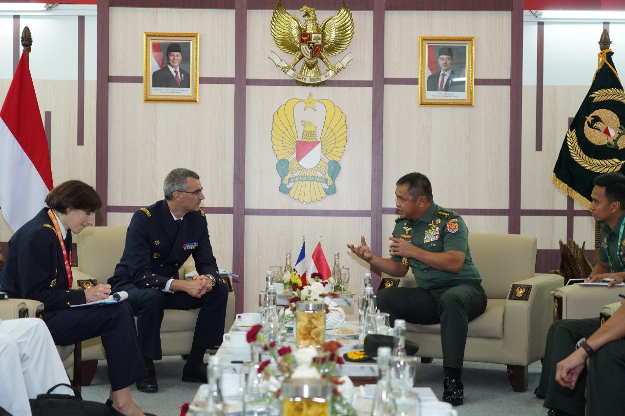 Kasad Gelar Pertemuan Strategis dengan Delegasi Negara Sahabat di Indo Defence 2025 untuk Perkuat Diplomasi Pertahanan