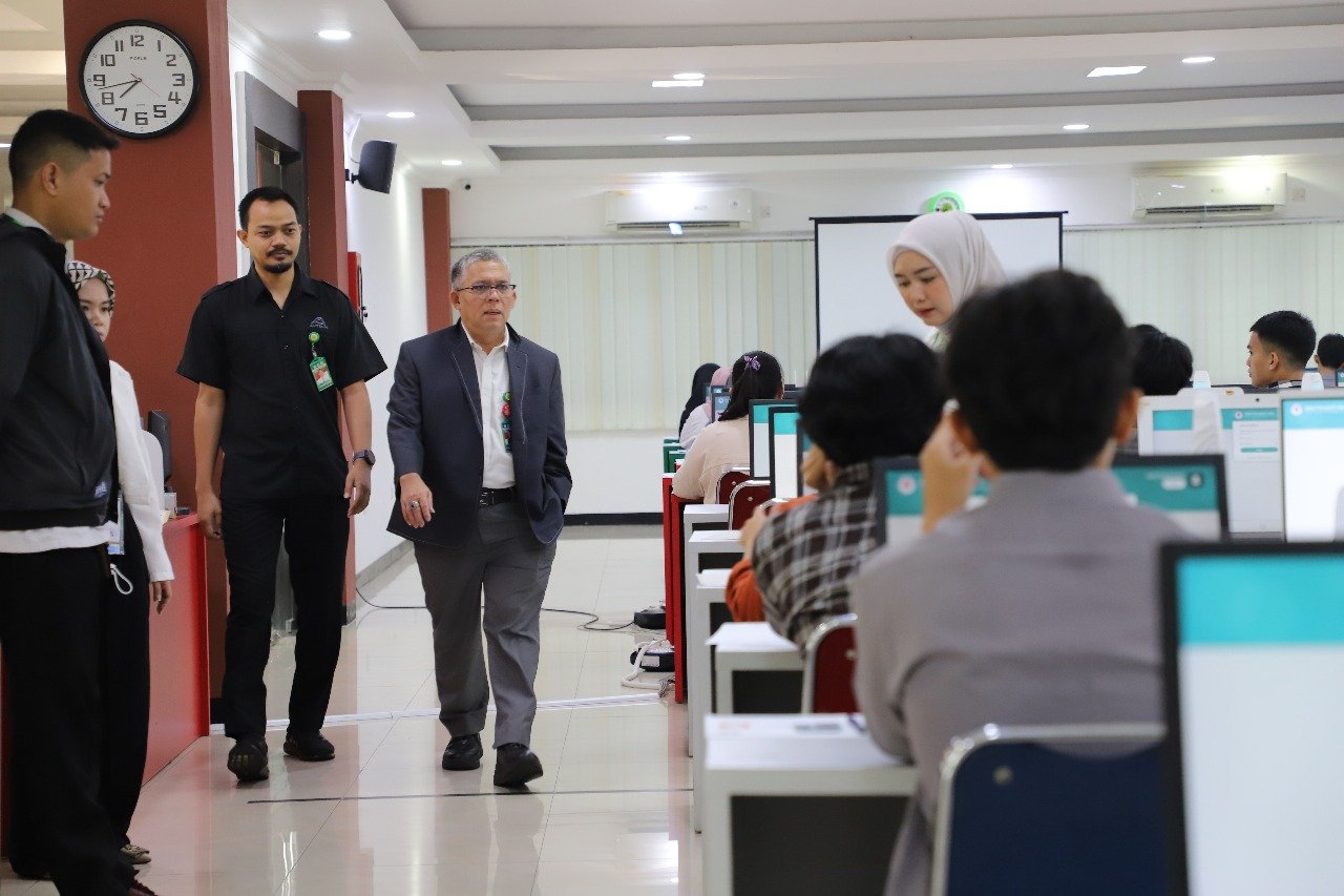 Rektor & Sekretaris SMMPTN-Barat Tinjau Pelaksanaan UTBK SMMPTN-Barat 2025 di UPNVJ
