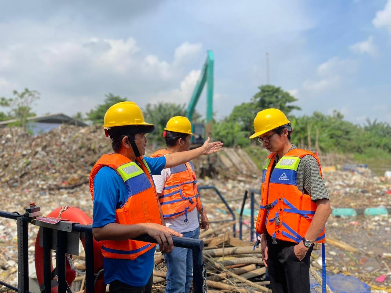 Cegah 15 Ton Sampah Masuk Ke Laut, DLHK Kabupaten Tangerang Optimalkan Pengelolaan Sampah Sungai