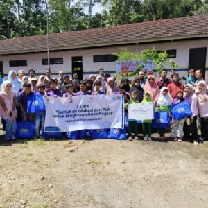Srikandi PLN UP2B Jawa Tengah & D.I Yogyakarta Berikan Sentuhan Edukasi untuk Jangkauan Anak Negeri di SD Tahfidzul Quran Sahabat Keluarga