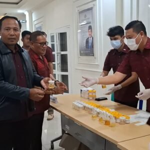 Lapas Cilegon Gelar Tes Urine Pegawai dan WBP : Bukti Nyata Komitmen Bersama Ciptakan Lingkungan Pemasyarakatan yang Bersih dan Bermartabat
