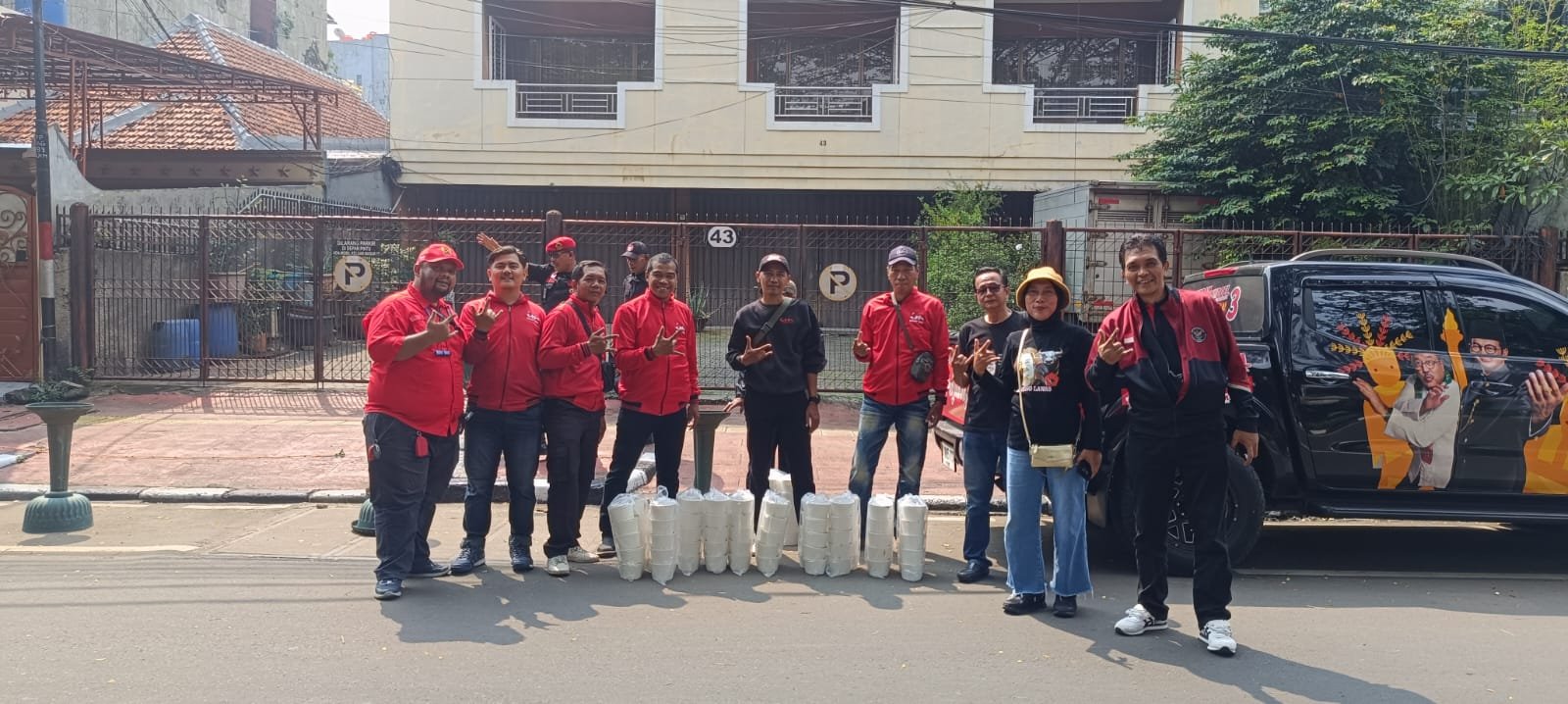 Hj. Ida Mahmudah: Srikandi PDI Perjuangan Dukung Relawan Sidang Hasto