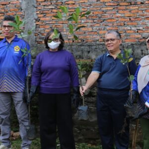 UPNVJ Tanam 1000 Pohon sebagai Wujud Komitmen Dukung Program Diktisaintek Berdampak
