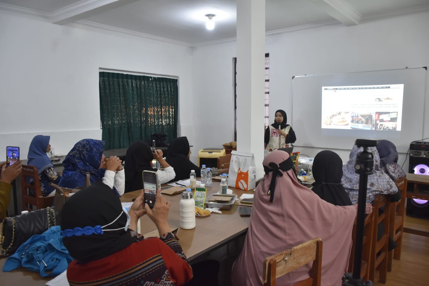 Politeknik Negeri Jakarta Dorong UMKM Naik Kelas, Bantu Perkuat Branding Produk Lokal