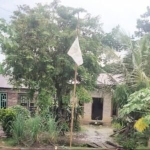 Tak Pernah Tersentuh Bantuan Pemerintah Warga Sumut Kibarkan Karung Bekas