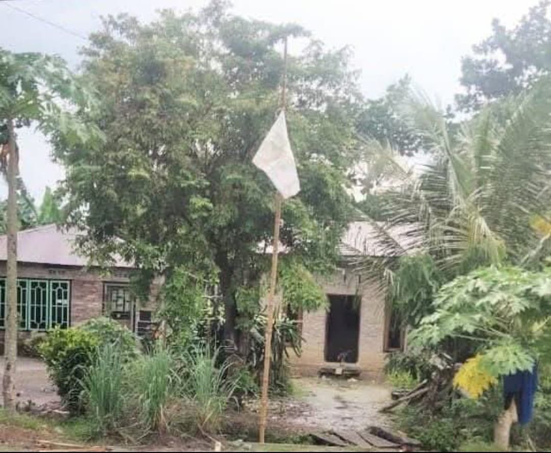 Tak Pernah Tersentuh Bantuan Pemerintah Warga Sumut Kibarkan Karung Bekas