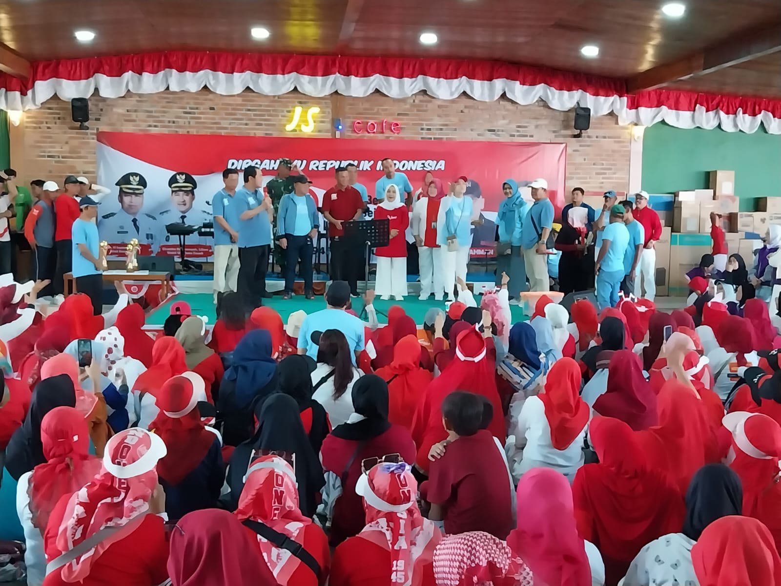 Ribuan Warga Ikut Gerak Jalan Hut Kemerdekaan RI Bersama Walikota Depok