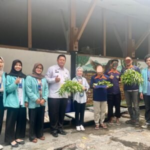 WhatsApp Image 2025-10-10 at 10.09.17 Panen Sayuran Hidroponik, WBP Rutan Surakarta Wujudkan Kemandirian Lewat Pemberdayaan Bersama Mahasiswa UNS