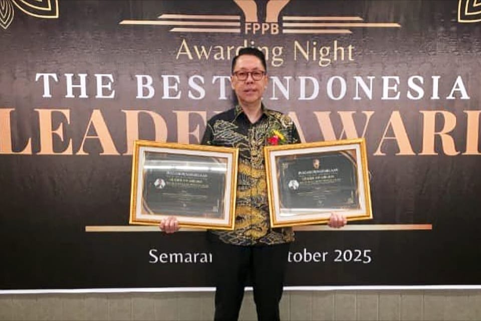 Prof. Henry Indraguna Sabet Dua Penghargaan di The Best Indonesia Leader Award 2025