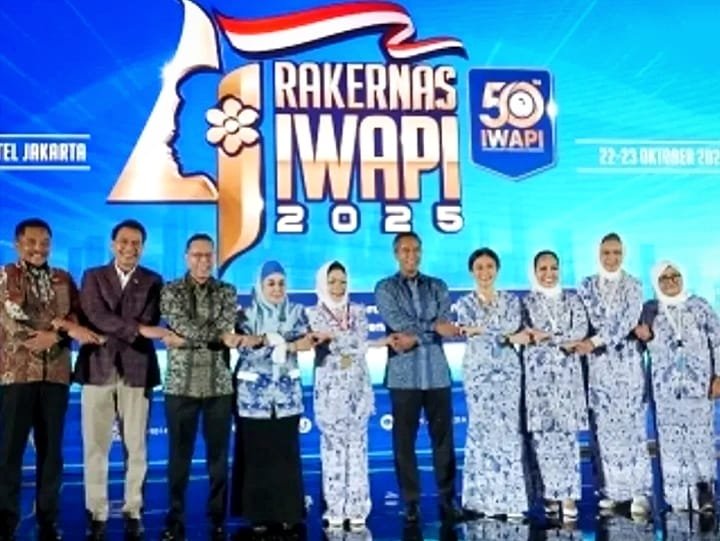 50 Tahun IWAPI: Perempuan Penggerak Ekonomi Ukir Rekor MURI dan Dukung Indonesia Emas 2045