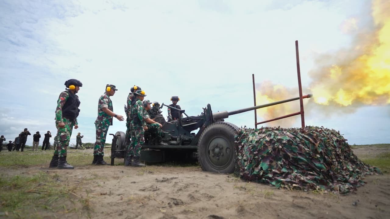 Kasad Tinjau Latbakjatrat Arhanud, Pastikan Kesiapan Tempur dan Profesionalisme Prajurit