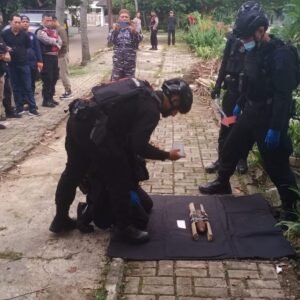 Mortir Ditemukan di Danau Komplek AL Cinere, Gegana Turun Tangan