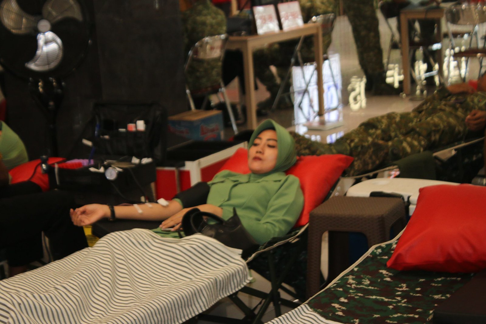 Yonif 514/SY Kostrad Gelar Donor Darah di KDS Gandeng PMI Bondowoso