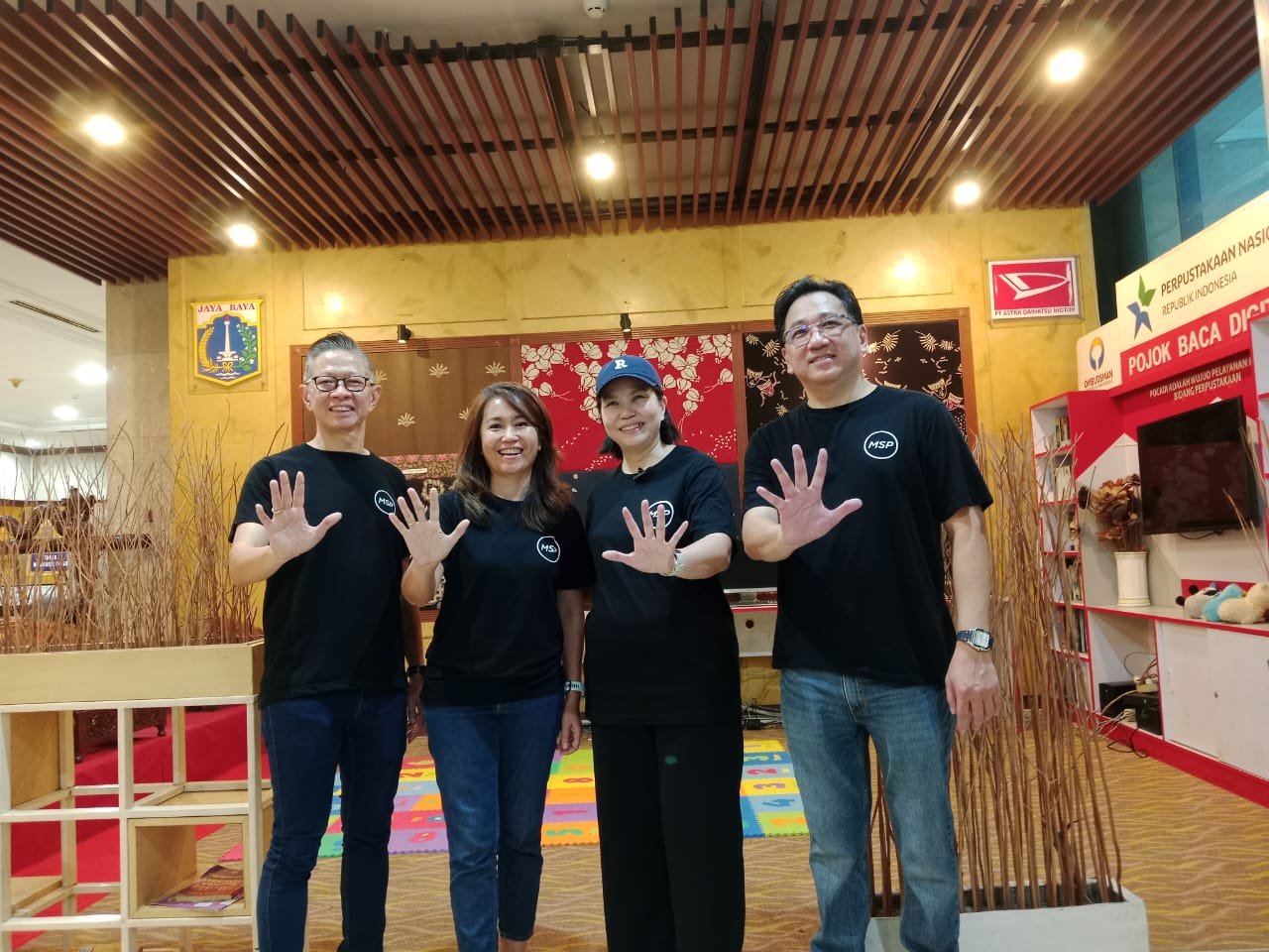 Yayasan Mawar Saron Peduli Berbagi untuk Pasukan Pelangi di Jakarta Utara