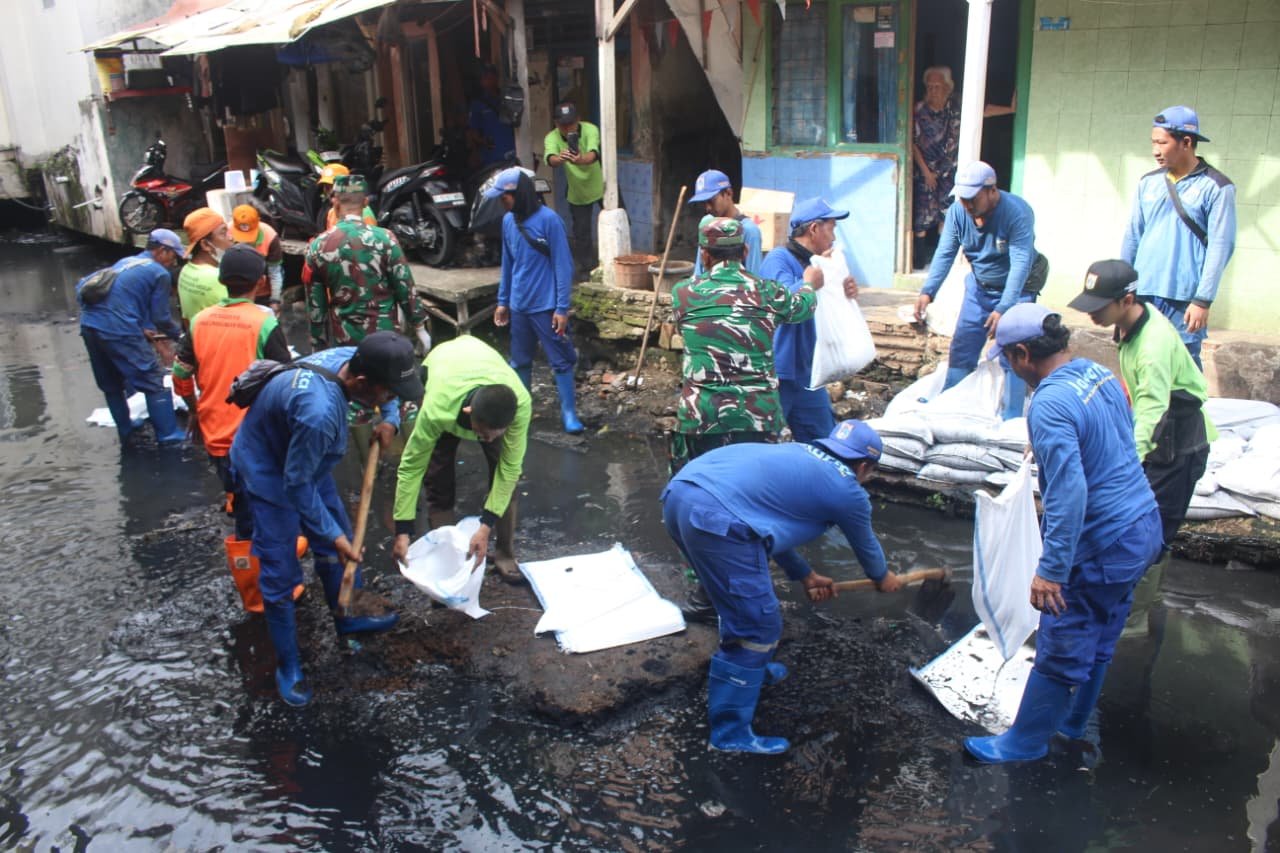 Hari Juang TNI AD, Kodim 0501/JP Gelar Karya Bakti Sungai Krukut
