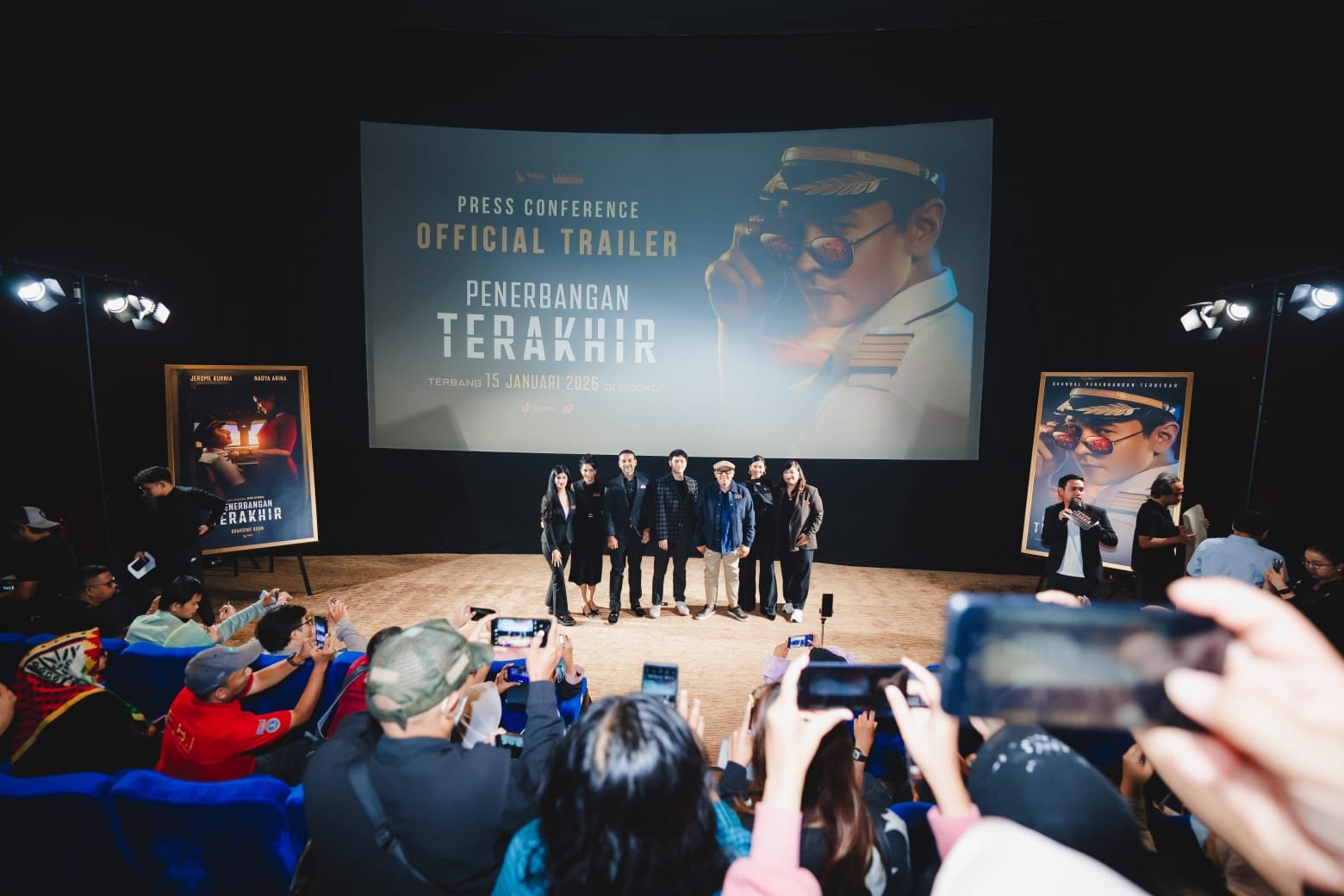 Skandal Cinta Pilot–Pramugari Terungkap, Trailer Film Penerbangan Terakhir Resmi Dirilis