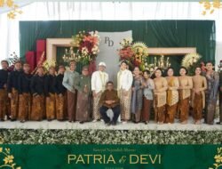 Pernikahan Patria & Devi Pertemukan Saudara di Suasana Natal