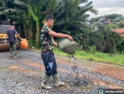 Hujan Tak Jadi Alasan, TMMD Depok Gempur Pengerasan Jalan