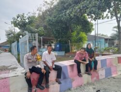 Sambang Warga Pulau Panggang, Bhabinkamtibmas Perkuat Sinergi dan Sosialisasi 110