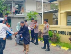 WhatsApp Image 2026-02-28 at 13.58.11 Polsek Kepulauan Seribu Utara Bagikan Takjil Gratis untuk Pererat Persaudaraan dan Jaga Kamtibmas