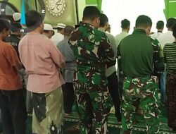 Tarawih Bersama Satgas TMMD, Warga Sukamaju Rasakan Kedekatan dengan TNI