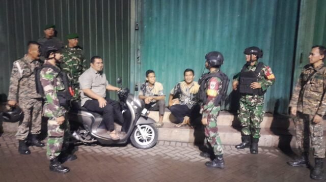 TNI–Polri Gelar Patroli Malam di Cimanggis, Antisipasi Gangguan Kamtibmas
