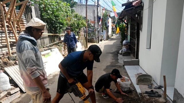 Perlahan Tapi Pasti, Perbaikan Rumah Warga di Lokasi TMMD Terus Berjalan