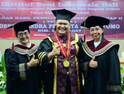 Denta Raih Lulusan Terbaik Gelar Doktor Program Seni di ISI Bali