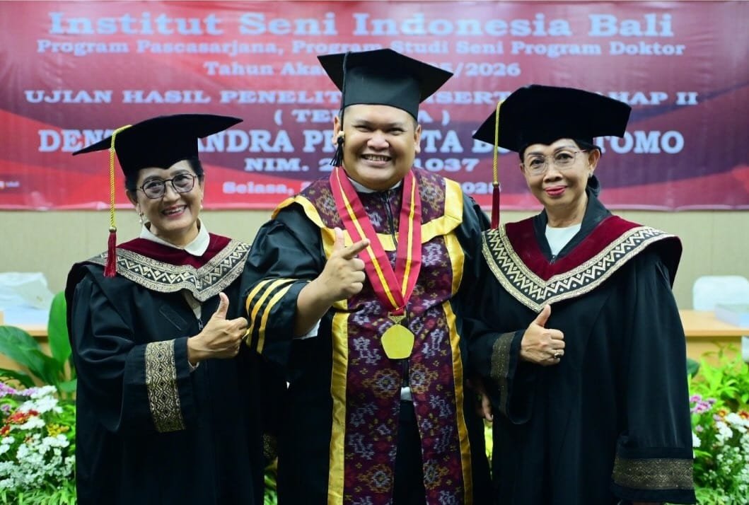 Denta Raih Lulusan Terbaik Gelar Doktor Program Seni di ISI Bali