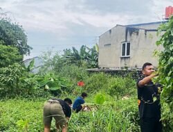 Gotong Royong Satgas TMMD dan Warga Bersihkan Jalan Gardenia Depok