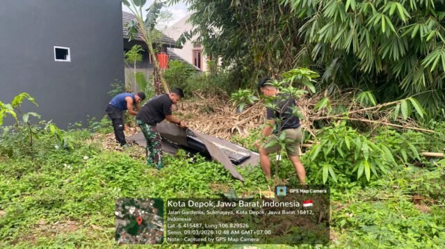 Satgas TMMD Depok Gelar Kerja Bakti Bersihkan Lingkungan di Tirtajaya