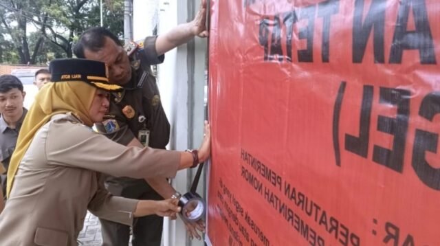 Bandel! Arena Padel di Lahan RTH Kembangan Akhirnya Disegel Permanen