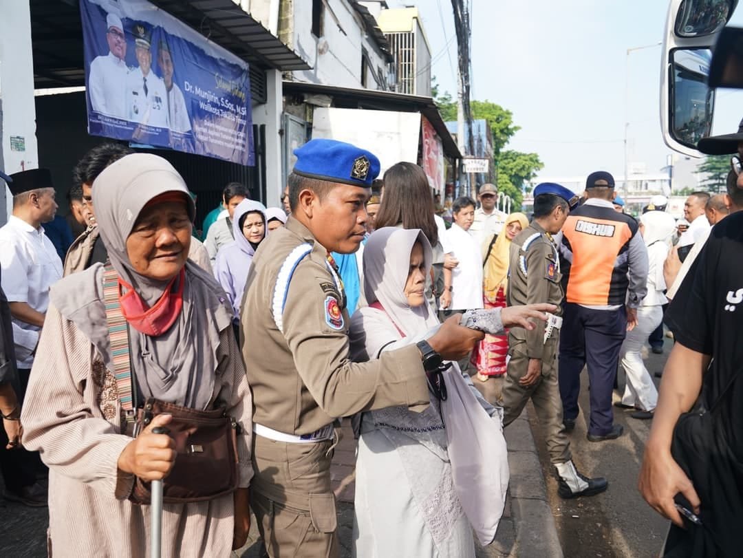 Wali Kota Jaktim Berangkatkan 250 Tunanetra Mudik Gratis ke Jateng, Jabar, dan Yogyakarta