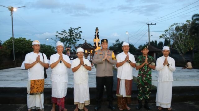 Hangat dan Penuh Makna, Kapolres Bondowoso Silaturahmi ke Pura Tri Mandala Giri