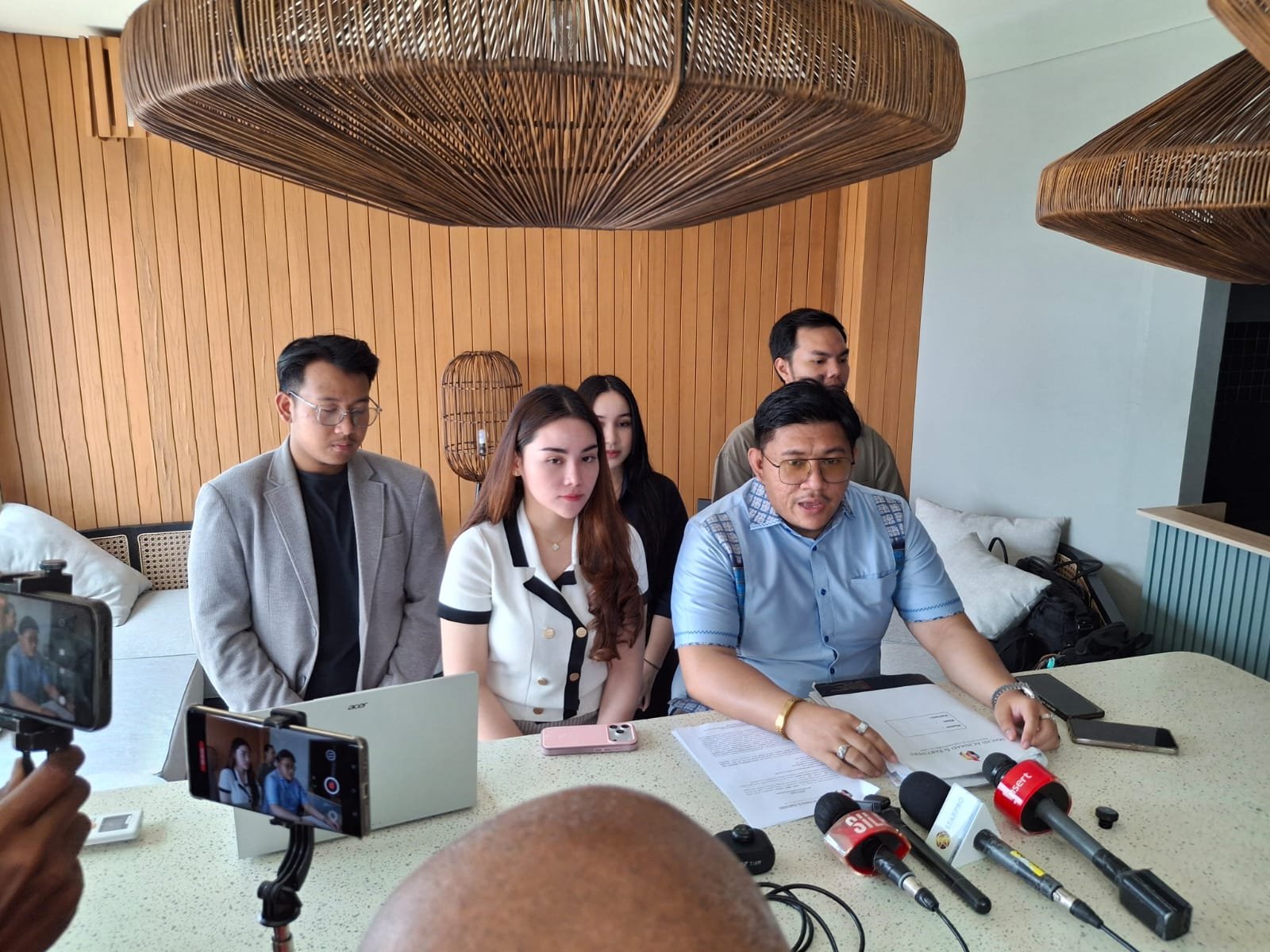 Viral di Medsos, Selebgram Berinisial CR Laporkan Ancaman dan Fitnah